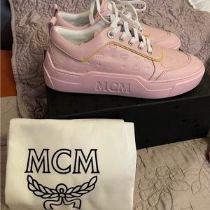 McM sneakers